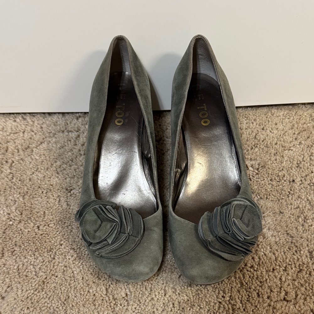Me too suede wedge shoes